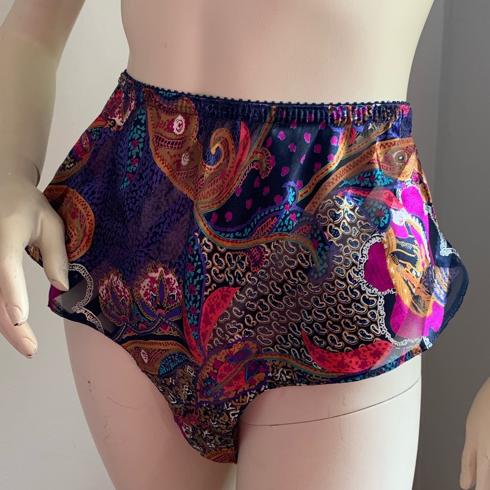 Vintage Lingerie Set - image 3